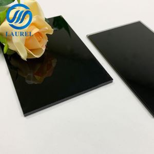 Kaca Bercat Belakang Hitam